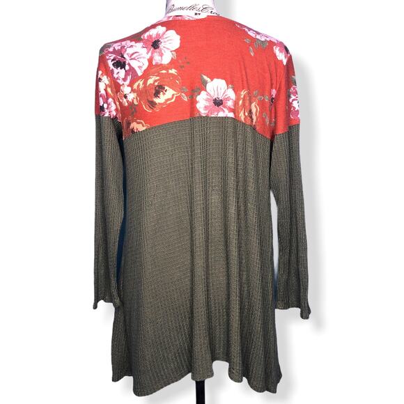 Now N Forever (M) Floral Colorblock Waffle Knit 3/4 Sleeve Top Suede Pocket - Picture 5 of 11